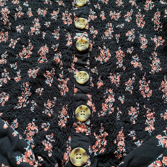 Floral Crop Top - Picture 3 of 4